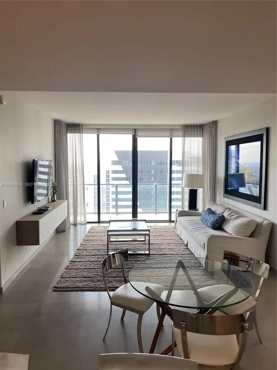 88 SW 7th St # 1904, Miami FL 33130 photo 3