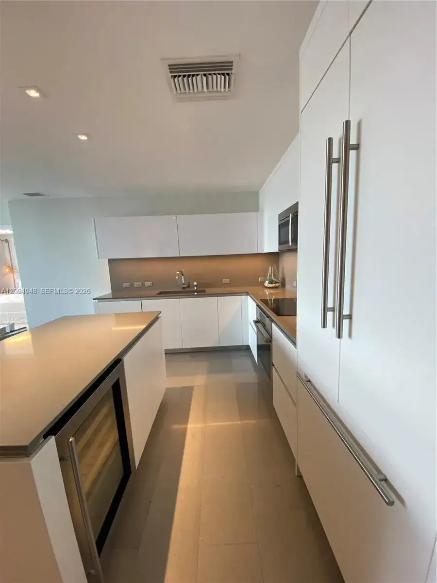 88 SW 7th St # 1904, Miami FL 33130 photo 4