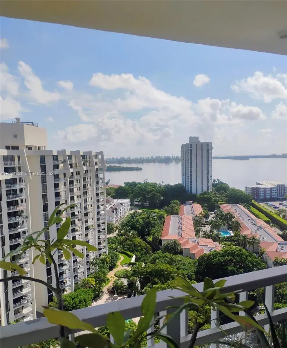 2000 Towerside Ter, Miami FL 33138 photo 2