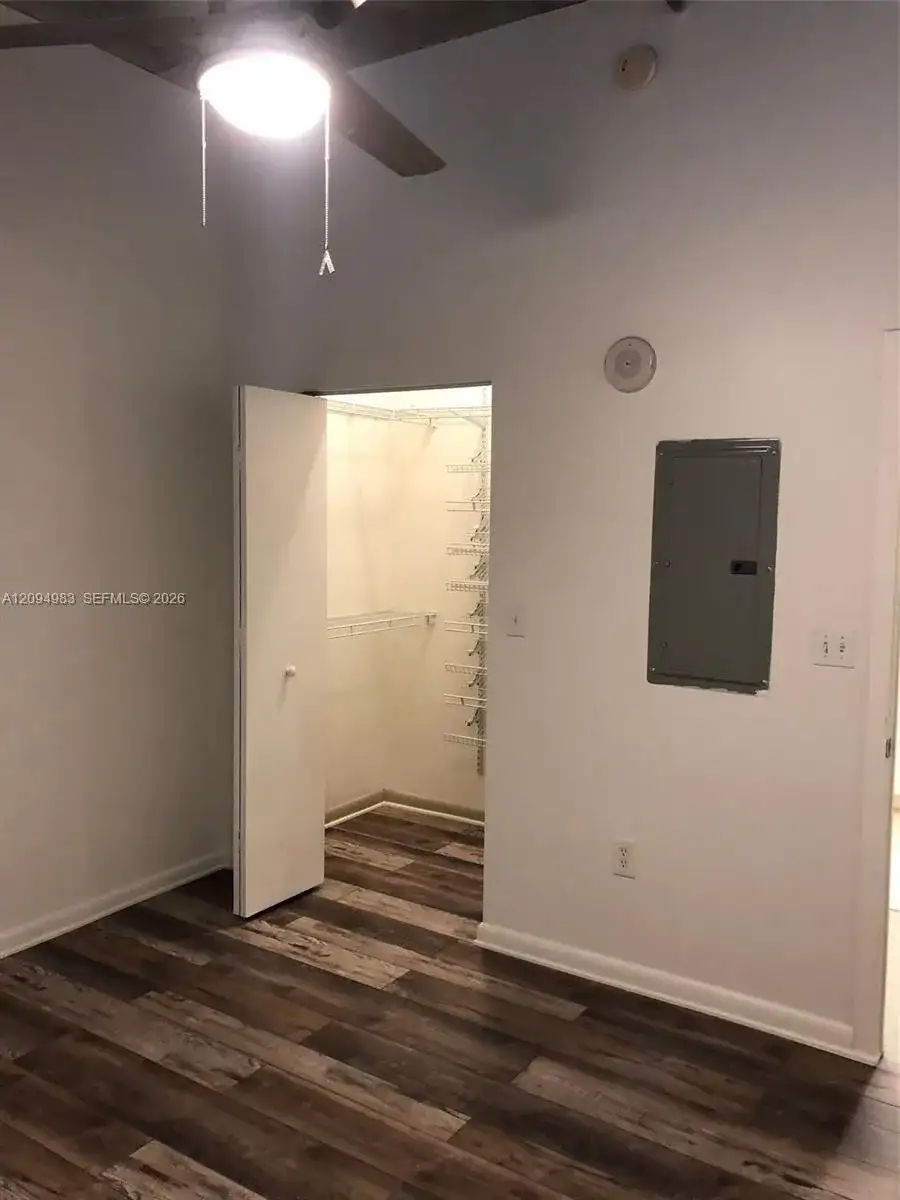 2001 Biscayne Blvd # 3504, Miami FL 33137 photo 3