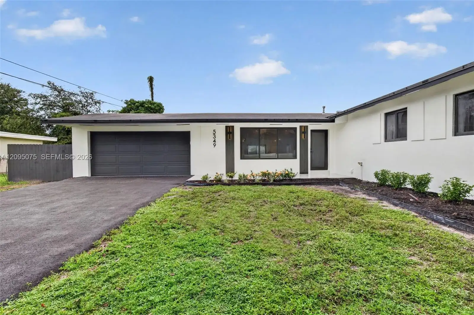 5349 Balsam Ter, Plantation FL 33317 photo 2