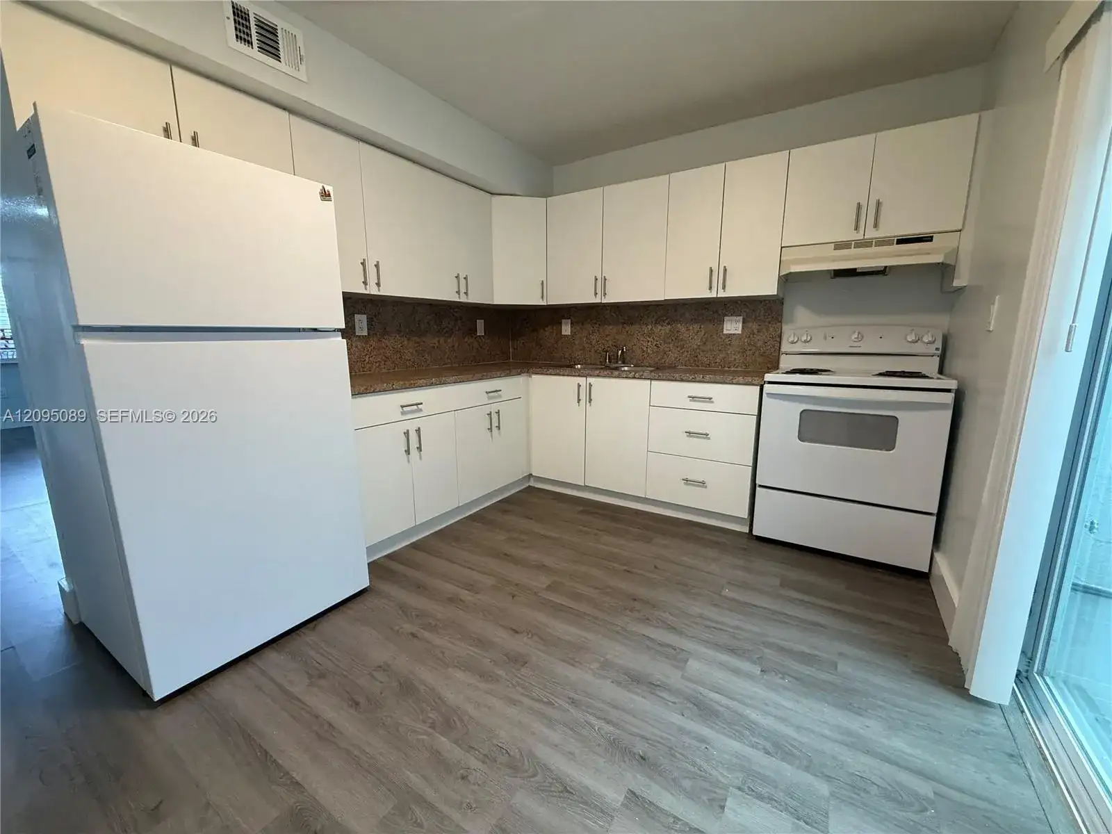 420 NE 18th Ave # 5, Homestead FL 33033 photo 4