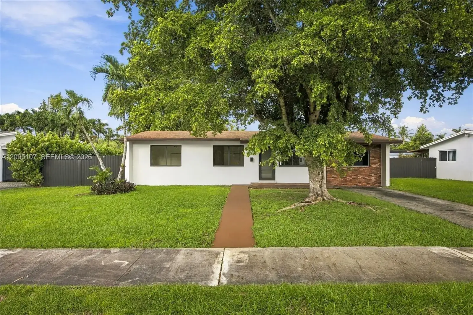 4920 SW 94th Ct, Miami FL 33165 photo 2
