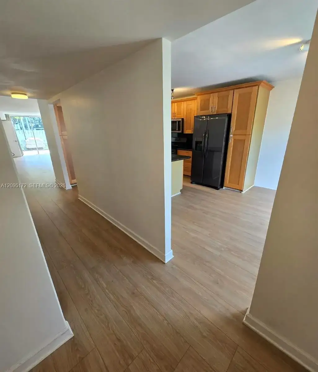 926 NE 27th Ave # 926, Hallandale Beach FL 33009 photo 2