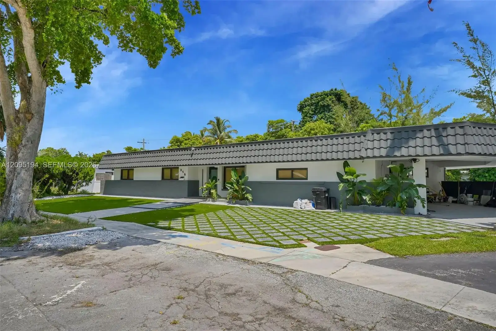315 NE 122nd St, North Miami FL 33161 photo 3