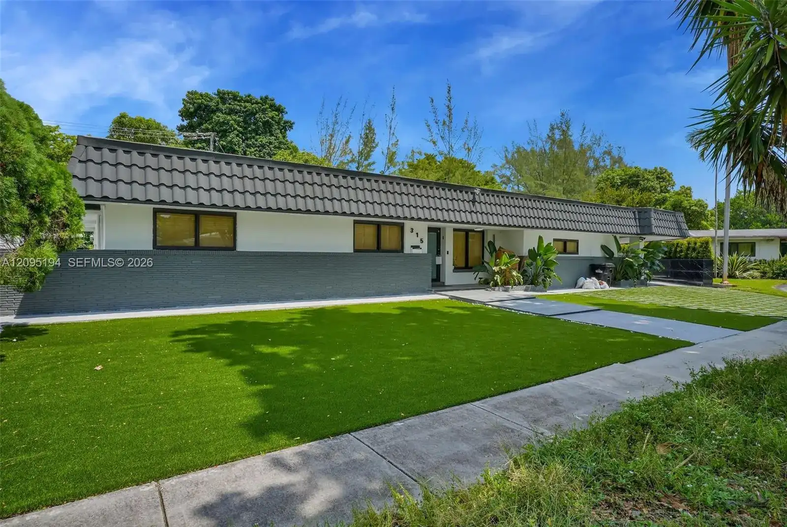 315 NE 122nd St, North Miami FL 33161 photo 4