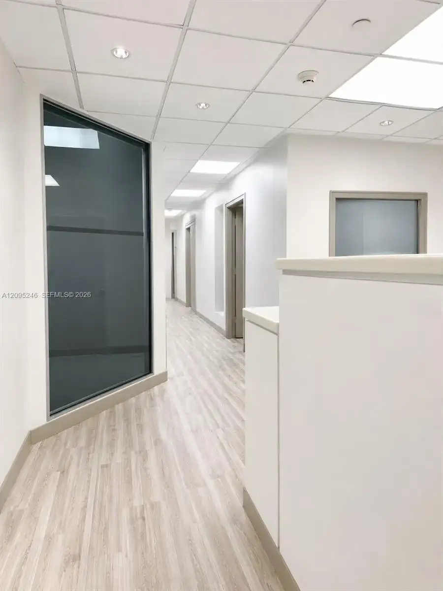 400 W 41st St # 412, Miami Beach FL 33140 photo 3