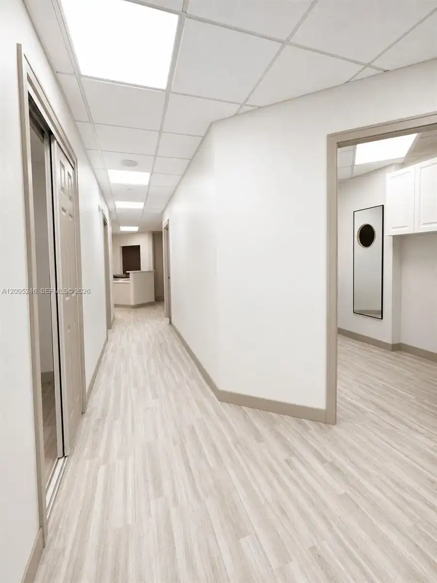 400 W 41st St # 412, Miami Beach FL 33140 photo 5