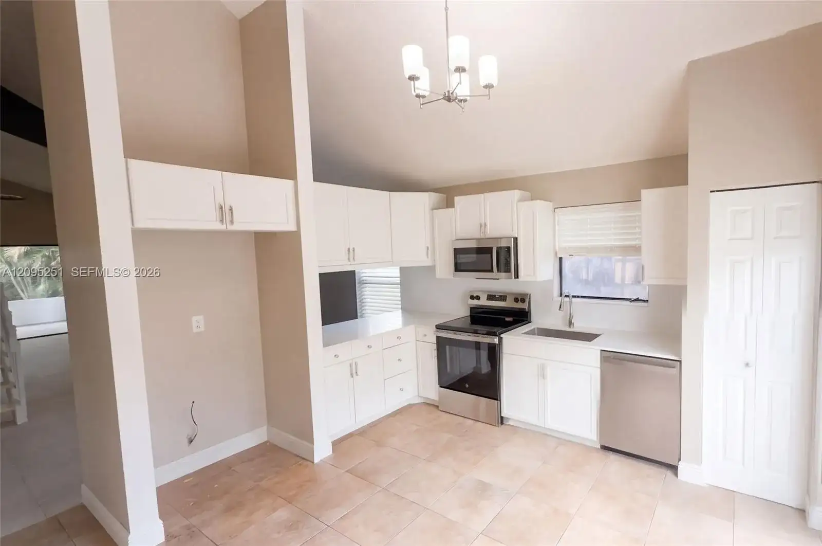 87 Buxton Ln, Boynton Beach FL 33426 photo 2