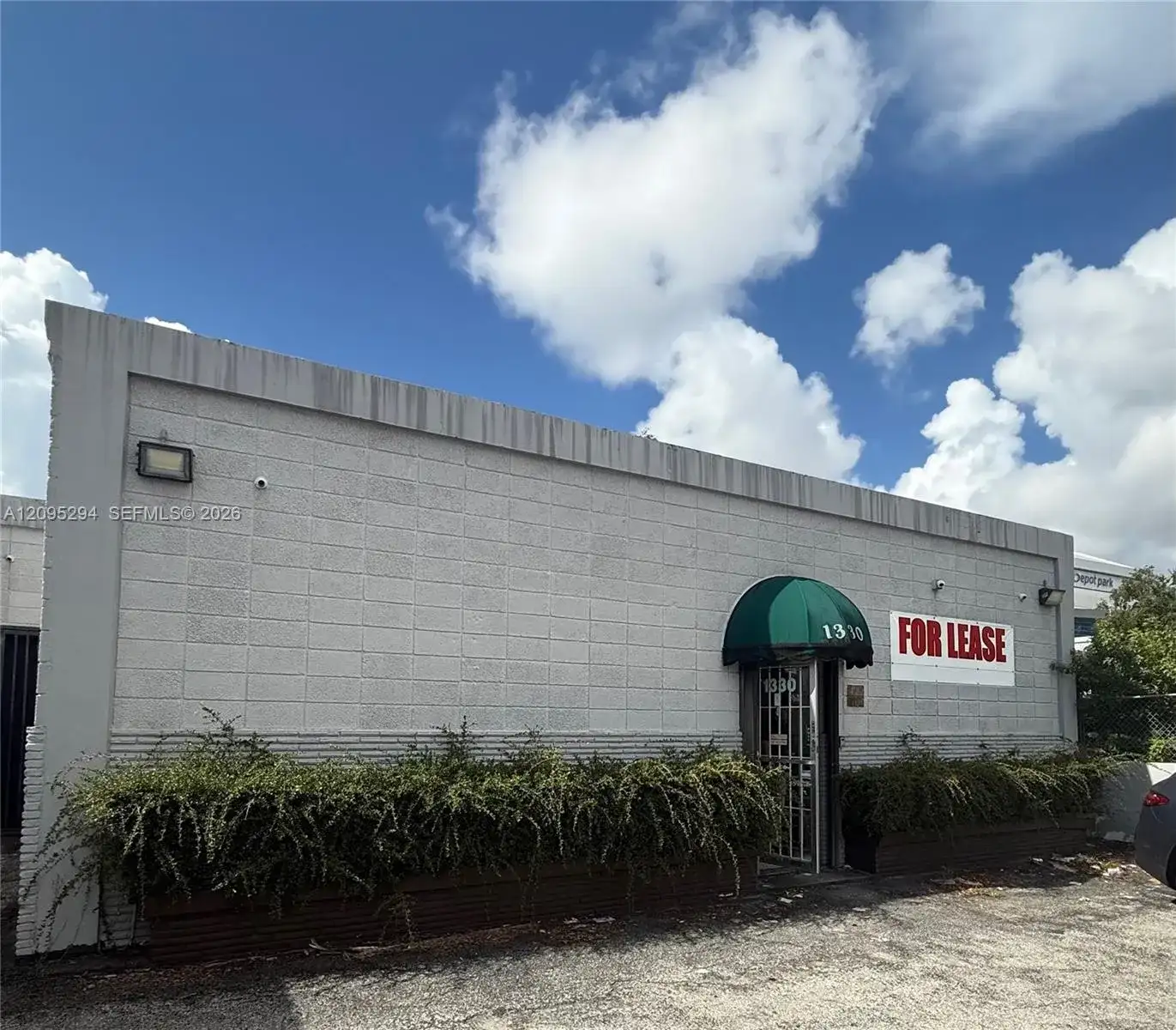 1330 NW 7th St, Miami FL 33125 photo 2