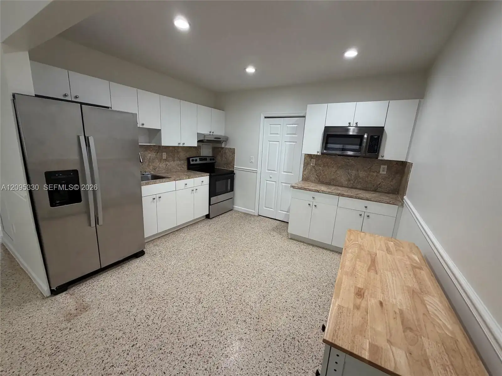 1047 SW 76th Ave # 1045, Miami FL 33144 photo 2