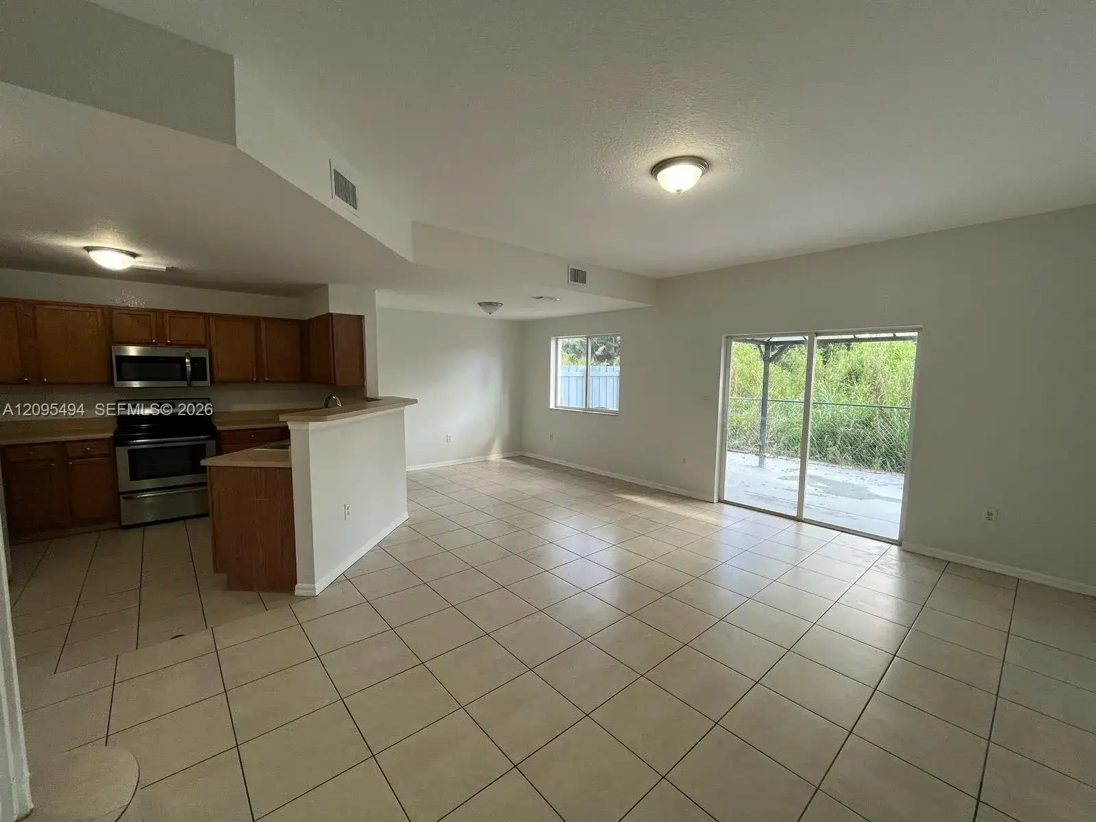 1675 SE 9th Ter, Homestead FL 33034 photo 3