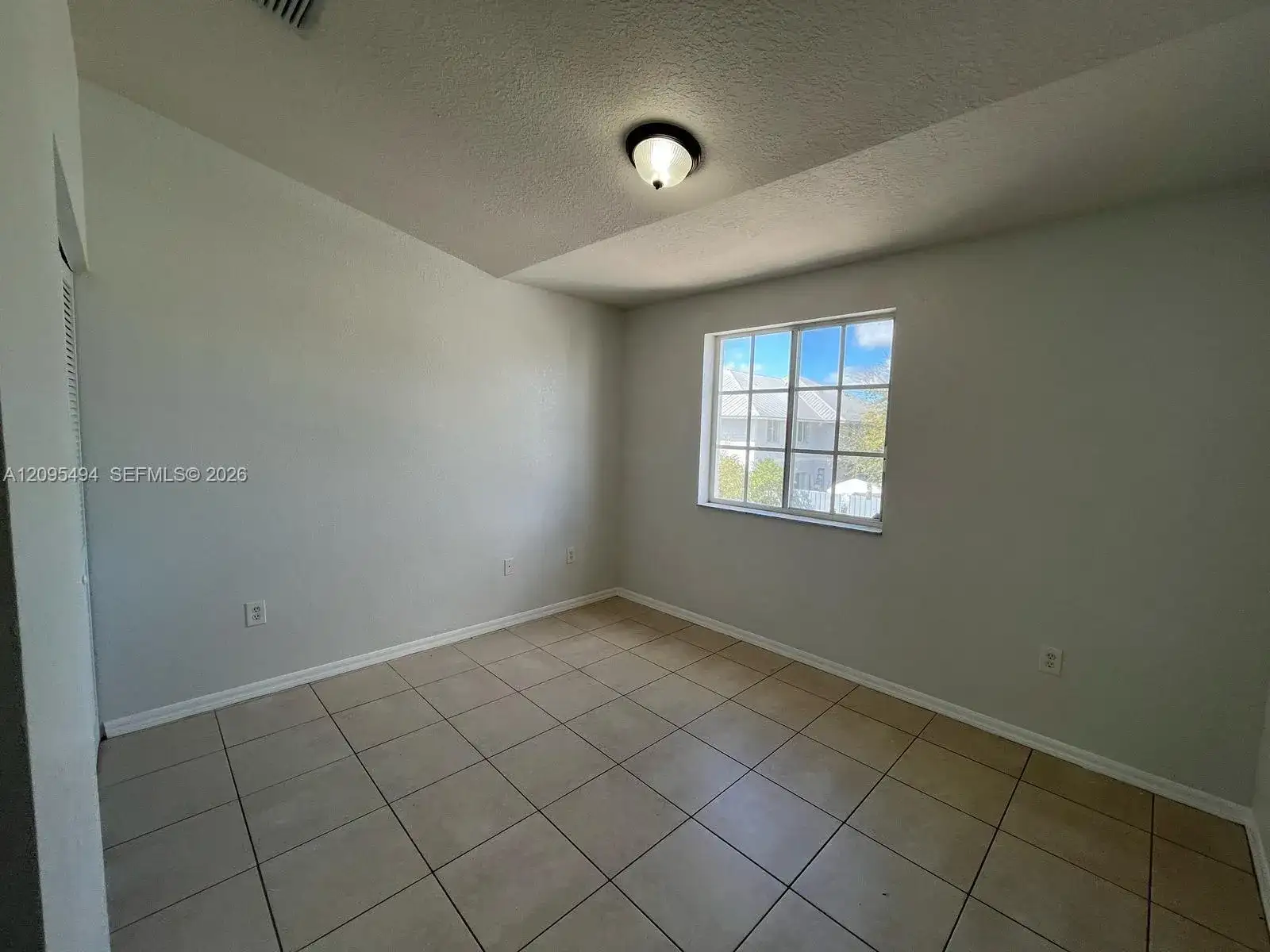 1675 SE 9th Ter, Homestead FL 33034 photo 4