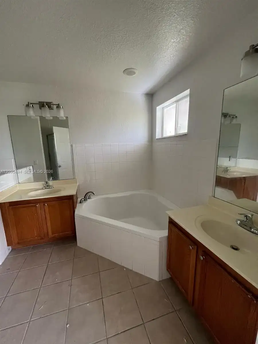 1675 SE 9th Ter, Homestead FL 33034 photo 5