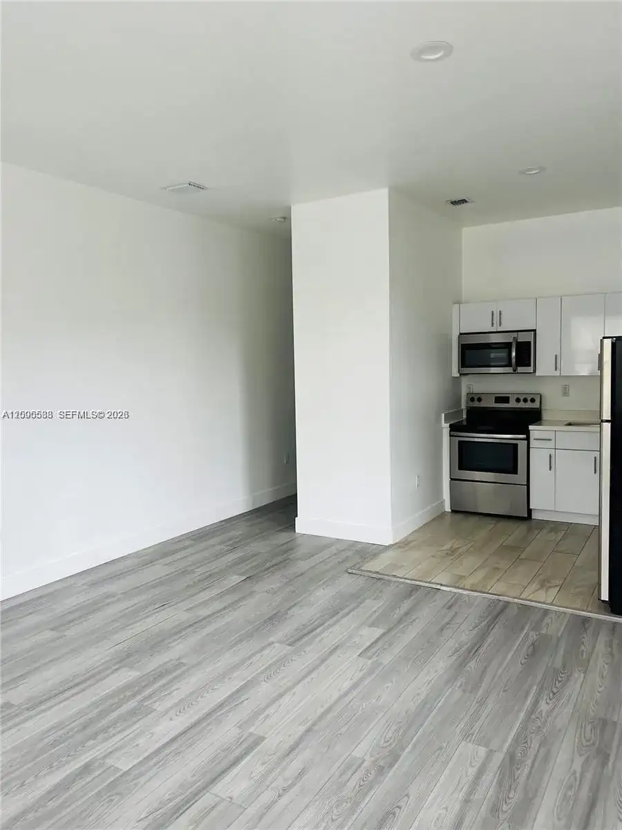 1329 NE 110th  Ter, Miami FL 33161 photo 4