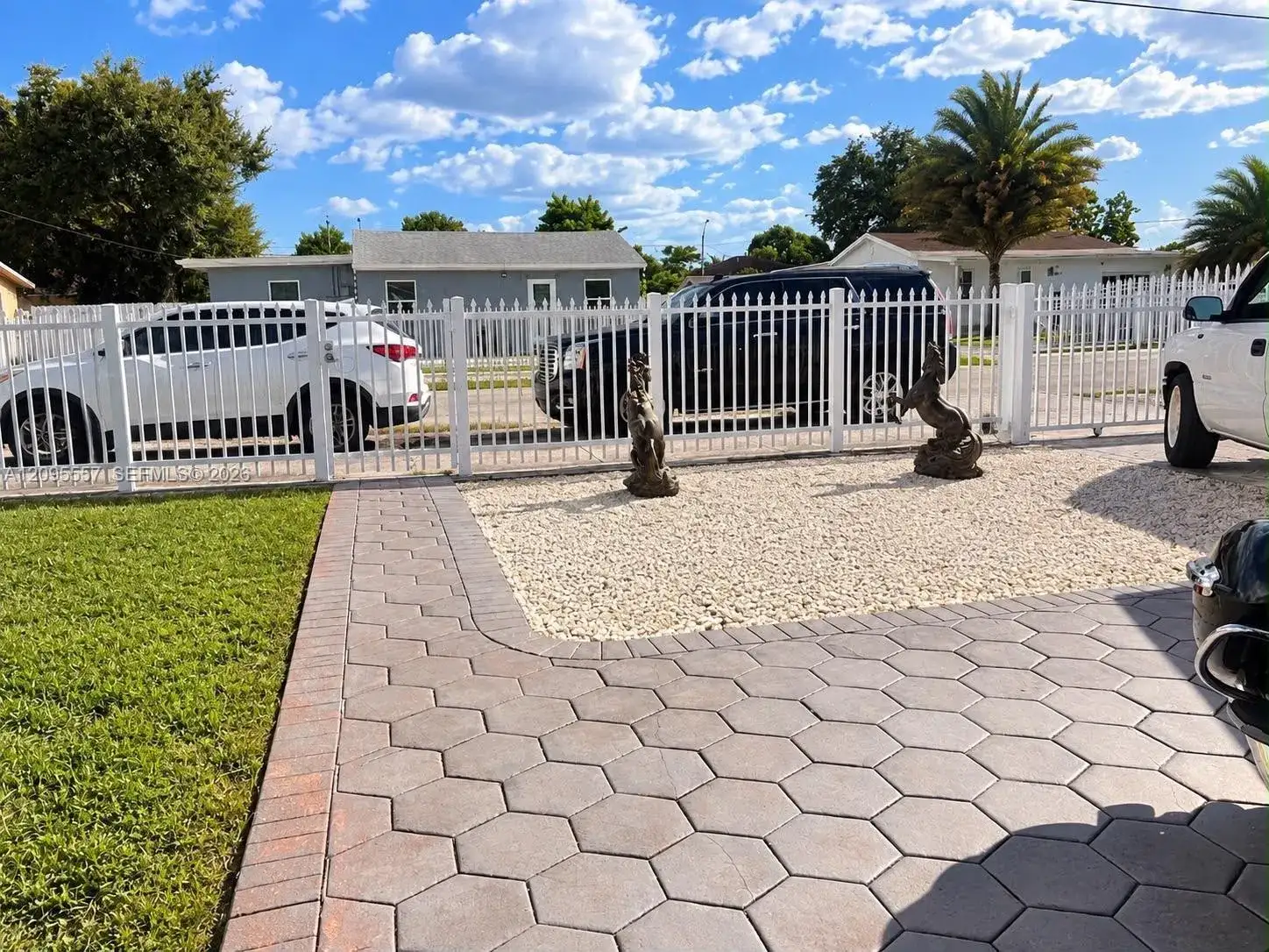 2451 NW 104th St, Miami FL 33147 photo 2
