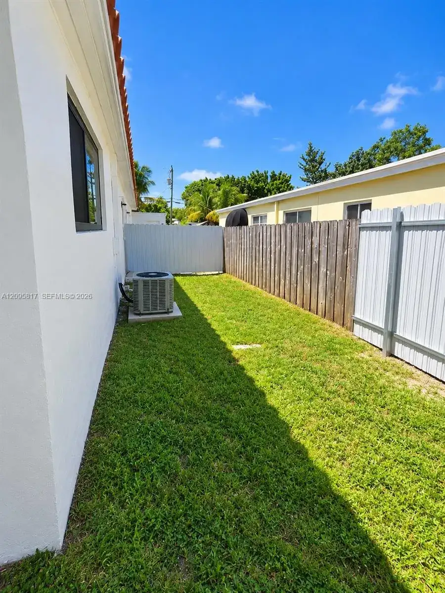 2080 NE 172nd St # 0, North Miami Beach FL 33162 photo 2