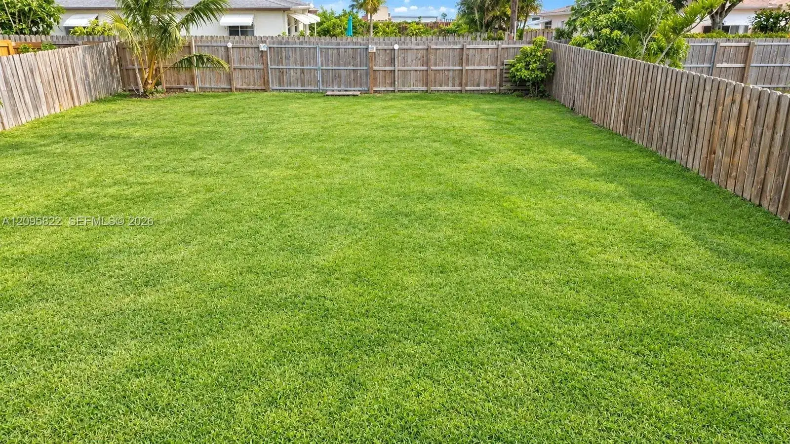 2343 Mckinley St, Hollywood FL 33020 photo 2