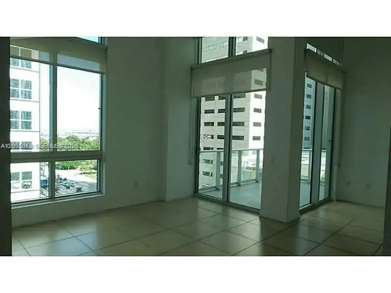 300 S Biscayne Blvd # 1034, Miami FL 33131 photo 2