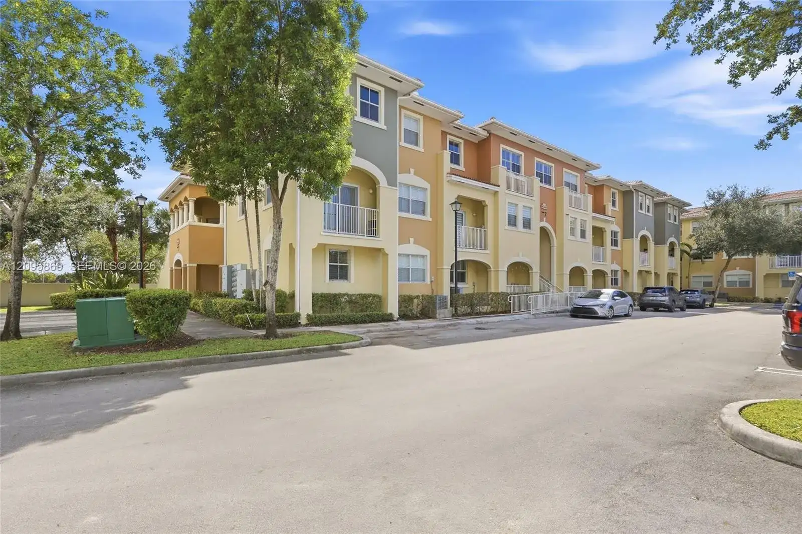 10870 NW 88th Ter # 214, Doral FL 33178 photo 3