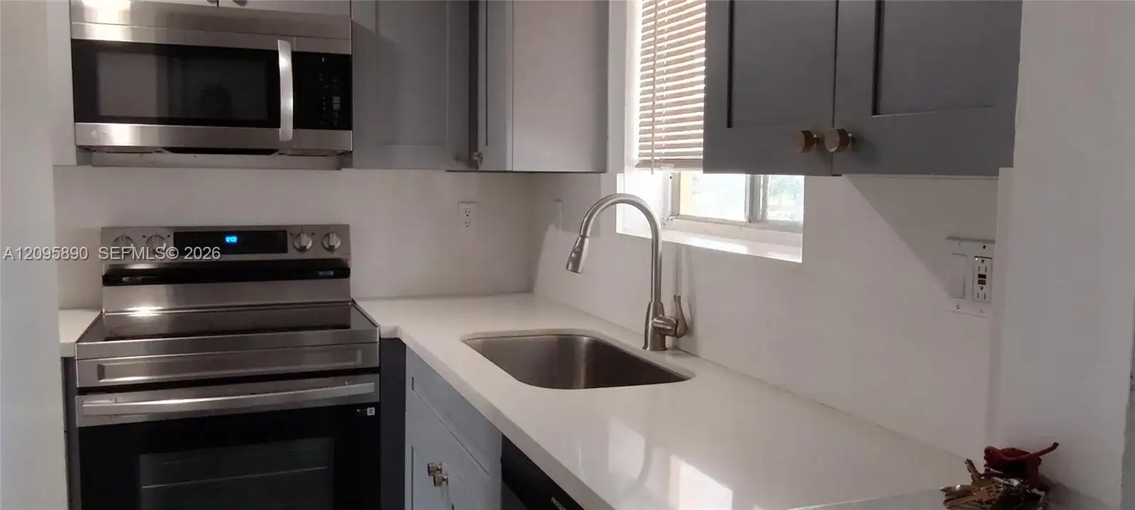 1501 Crescent Cir # C27, Lake Park FL 33403 photo 2