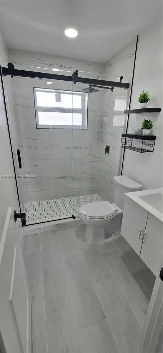 320 N 70th Ter, Hollywood FL 33024 photo 5