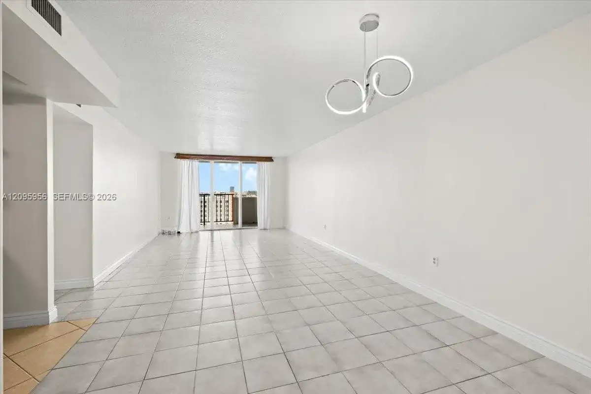 2780 NE 183rd St # 1207, Aventura FL 33160 photo 3
