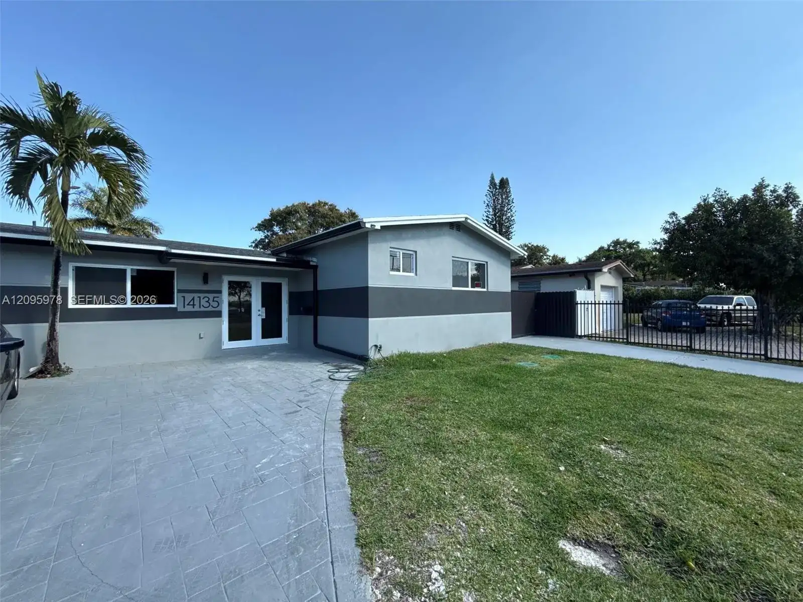 14135 NW 17th Ave, Miami FL 33167 photo 2