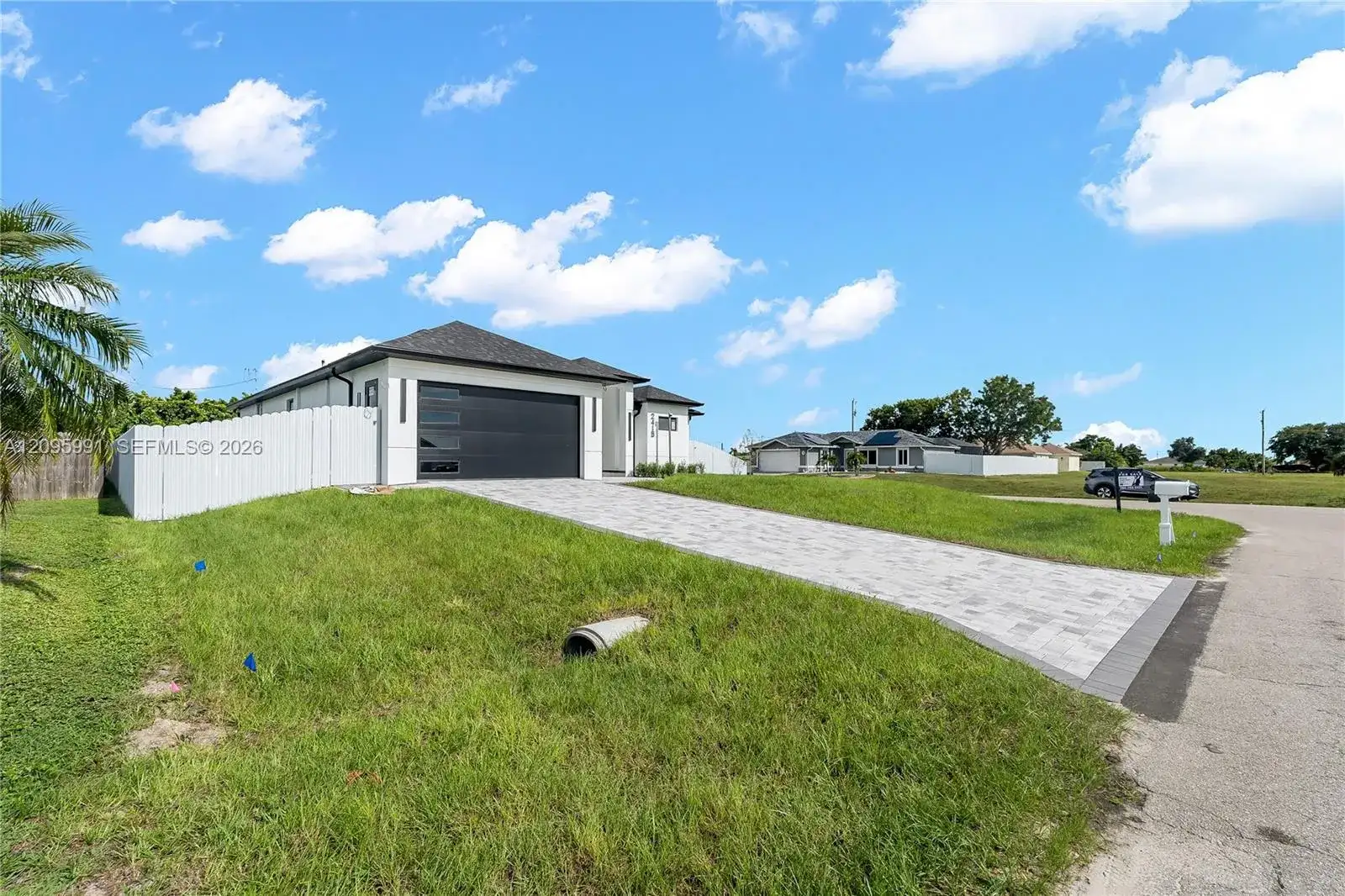 2415 NE 22nd Pl, Cape Coral FL 33909 photo 3