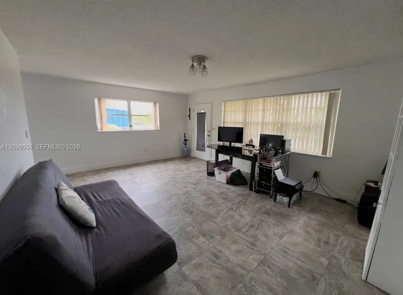 12510 W Golf Dr, Miami FL 33167 photo 3