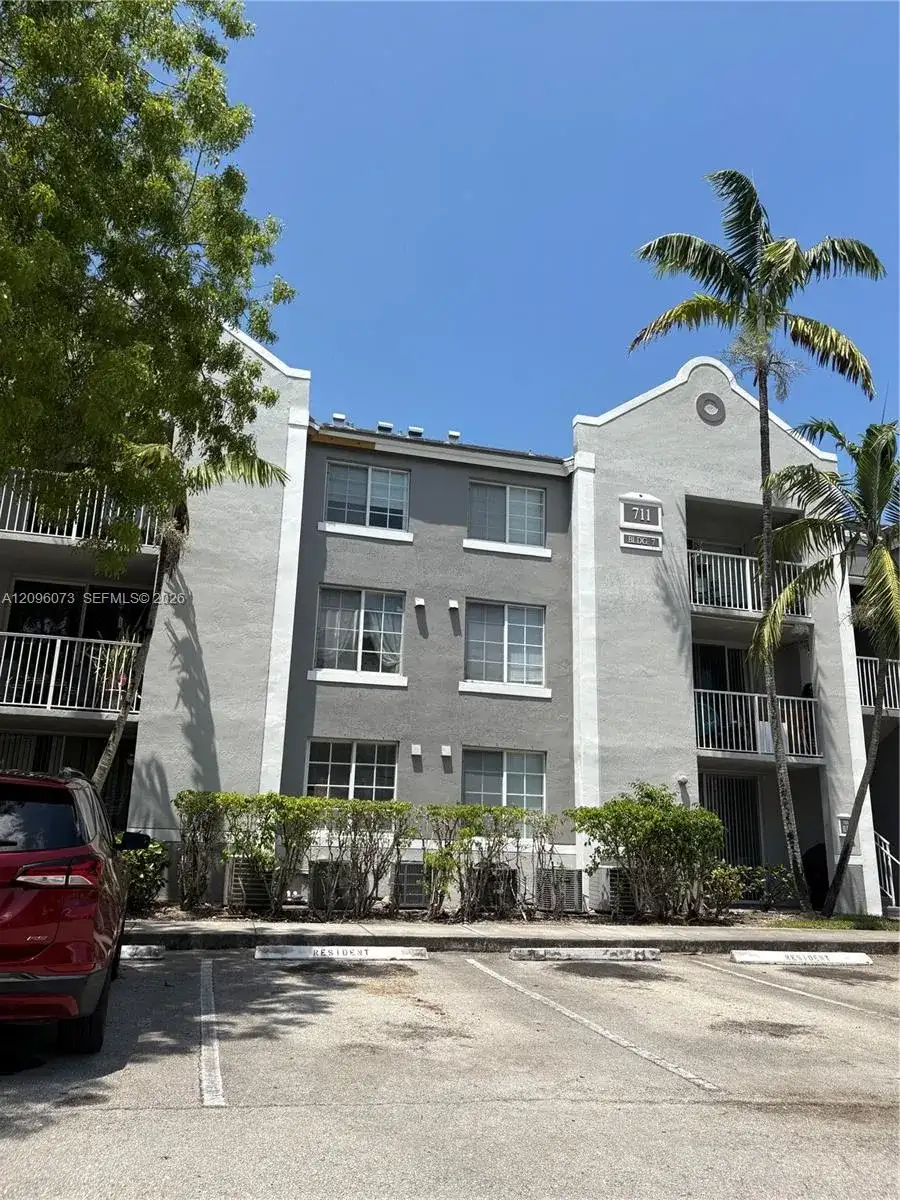711 SW 111th Way # 202, Pembroke Pines FL 33025 photo 4
