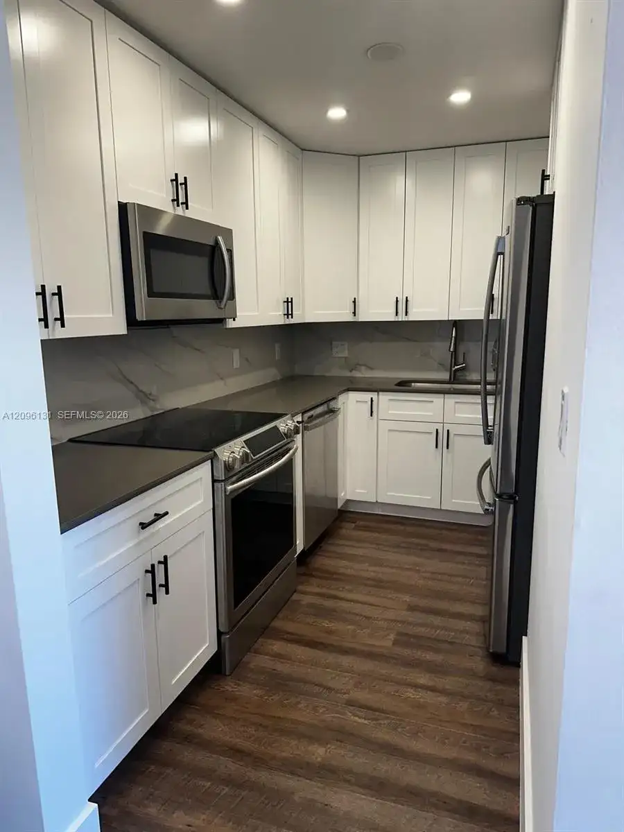 770 NE 128th St # 303, North Miami FL 33161 photo 3
