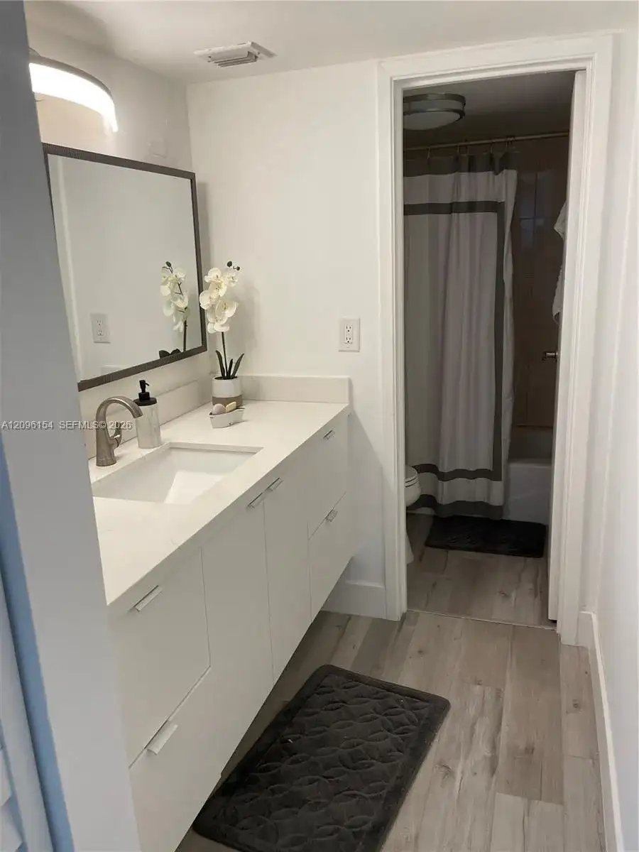 2625 Collins Ave # 510, Miami Beach FL 33140 photo 5