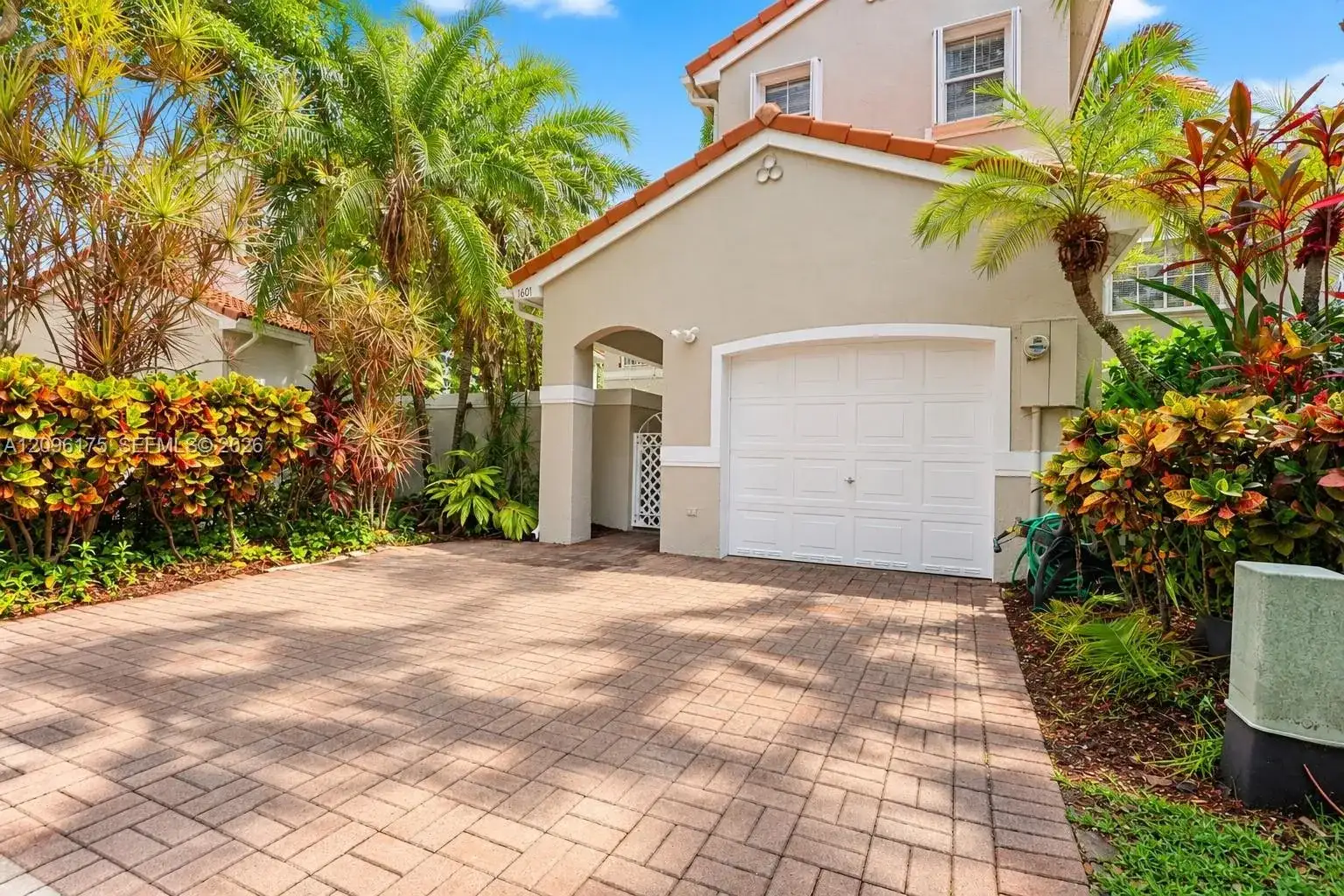 1601 Yellowheart Way, Hollywood FL 33019 photo 2