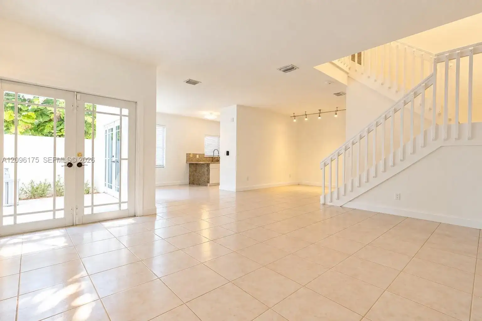 1601 Yellowheart Way, Hollywood FL 33019 photo 4