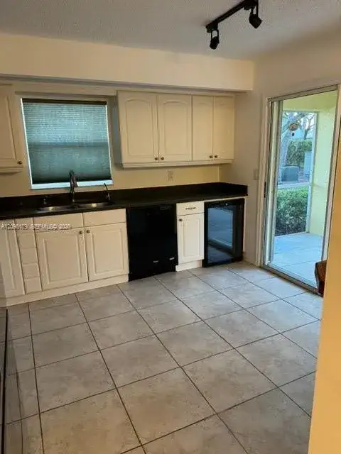 610 SE 22nd Ln, Homestead FL 33033 photo 4
