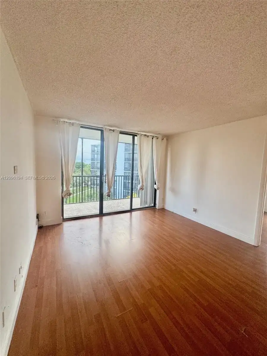 3475 N Country Club Dr # 601, Aventura FL 33180 photo 2