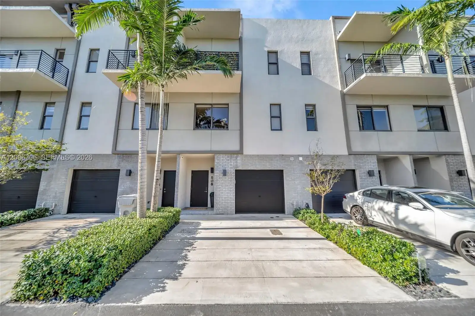 508 SE 1st Cir, Pompano Beach FL 33060 photo 2