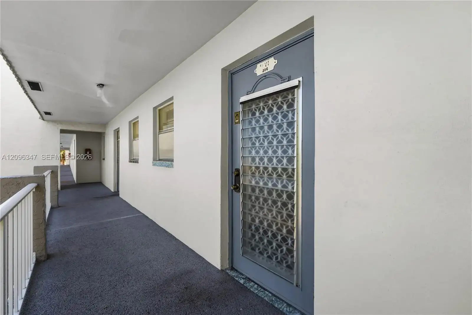 8450 Sunrise Lakes Blvd # 306, Sunrise FL 33322 photo 2