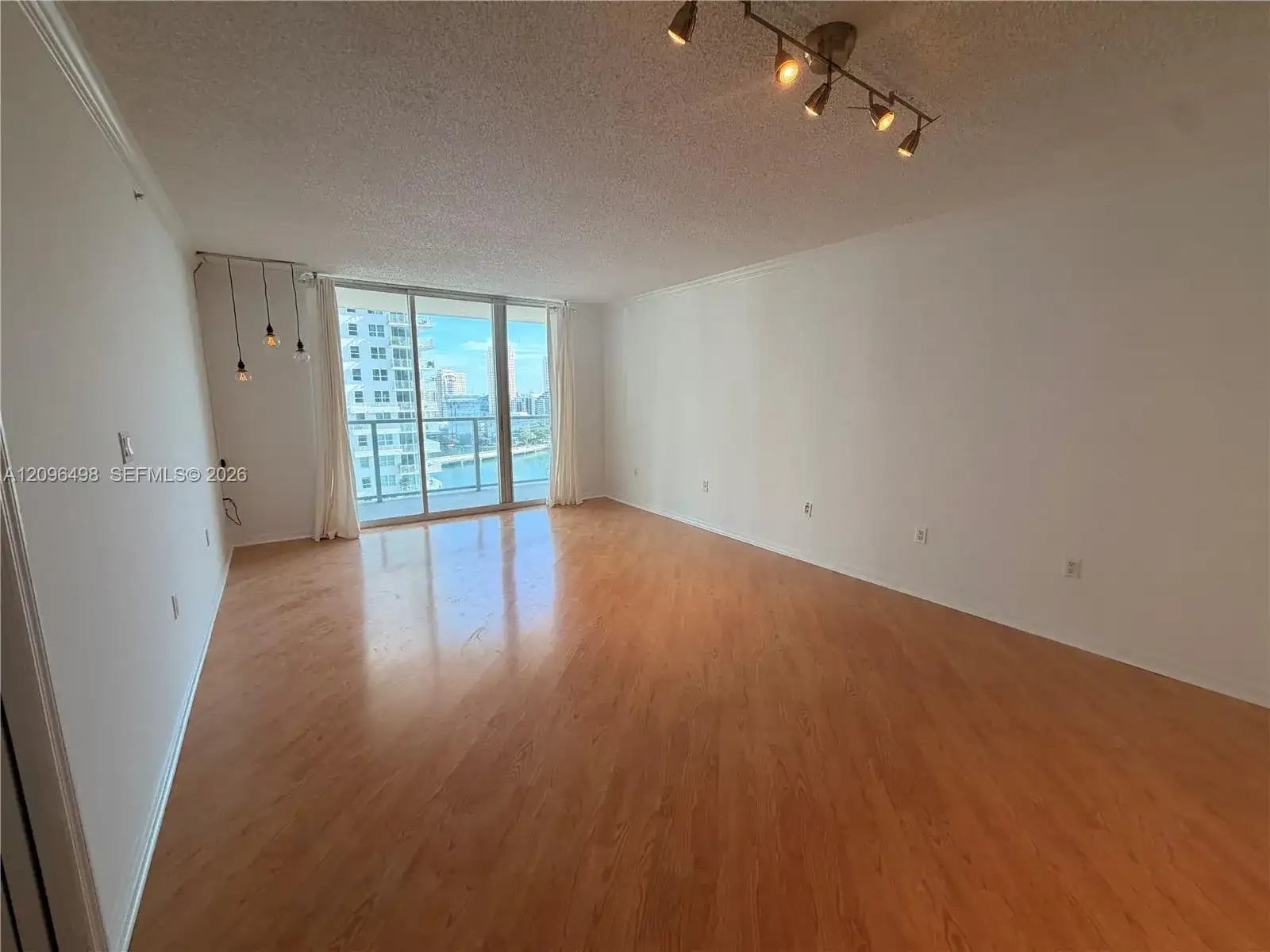 1155 Brickell Bay Dr # 2006, Miami FL 33131 photo 3