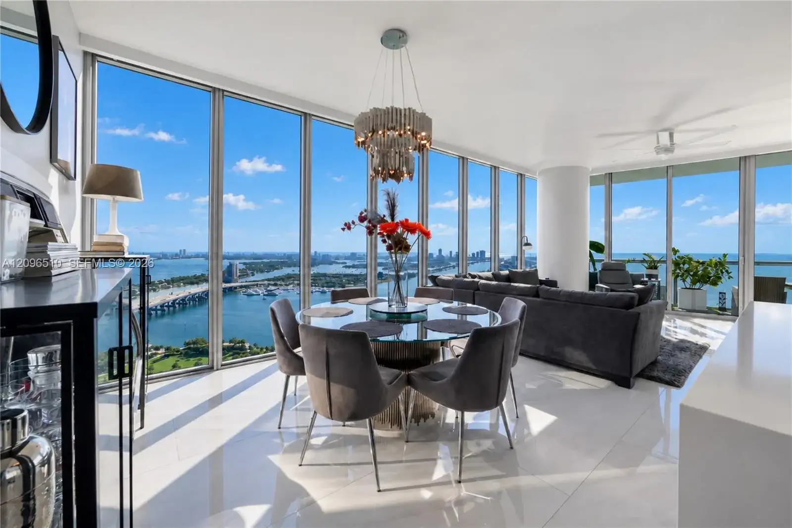 888 Biscayne Blvd # 4608, Miami FL 33132 photo 2