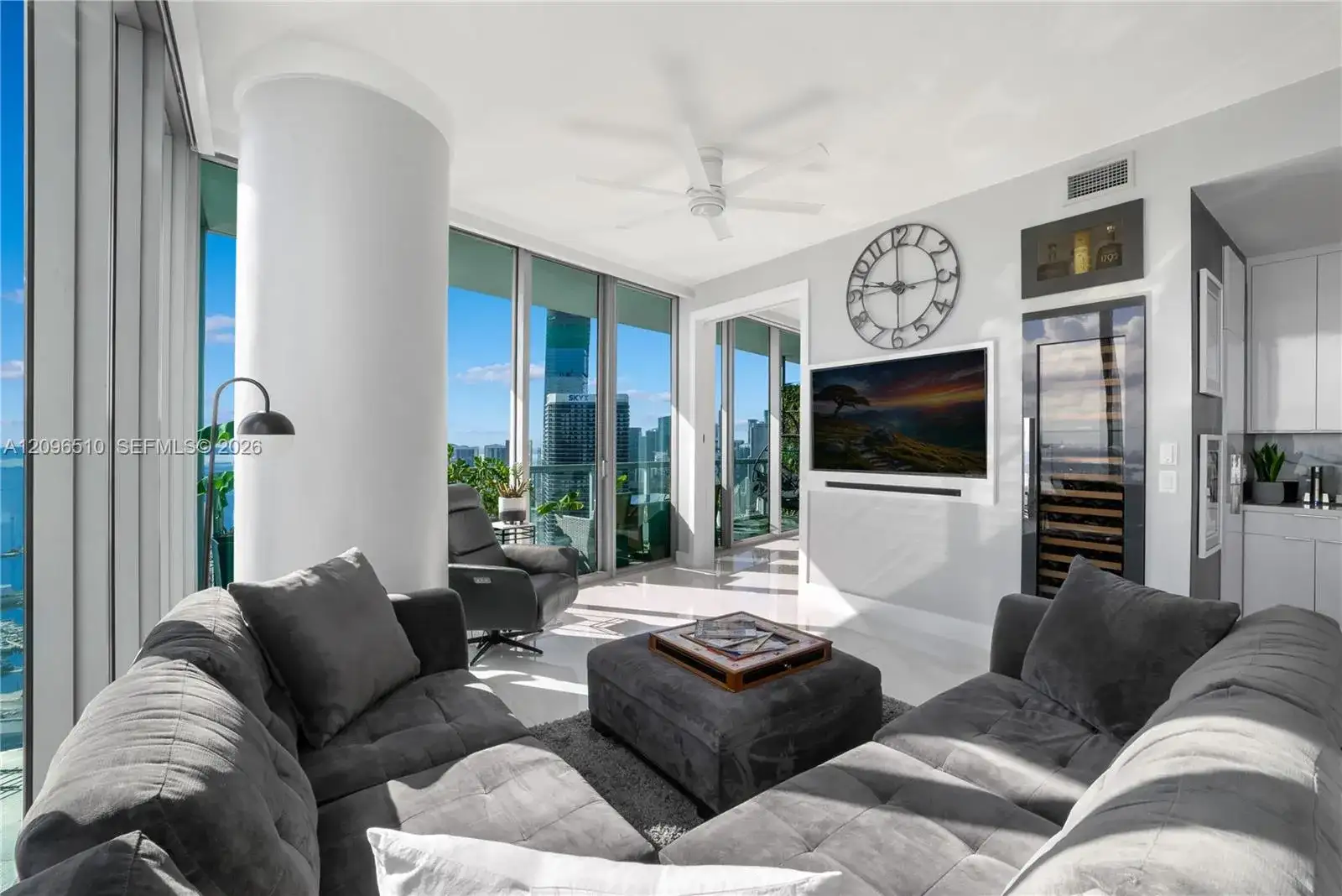 888 Biscayne Blvd # 4608, Miami FL 33132 photo 4