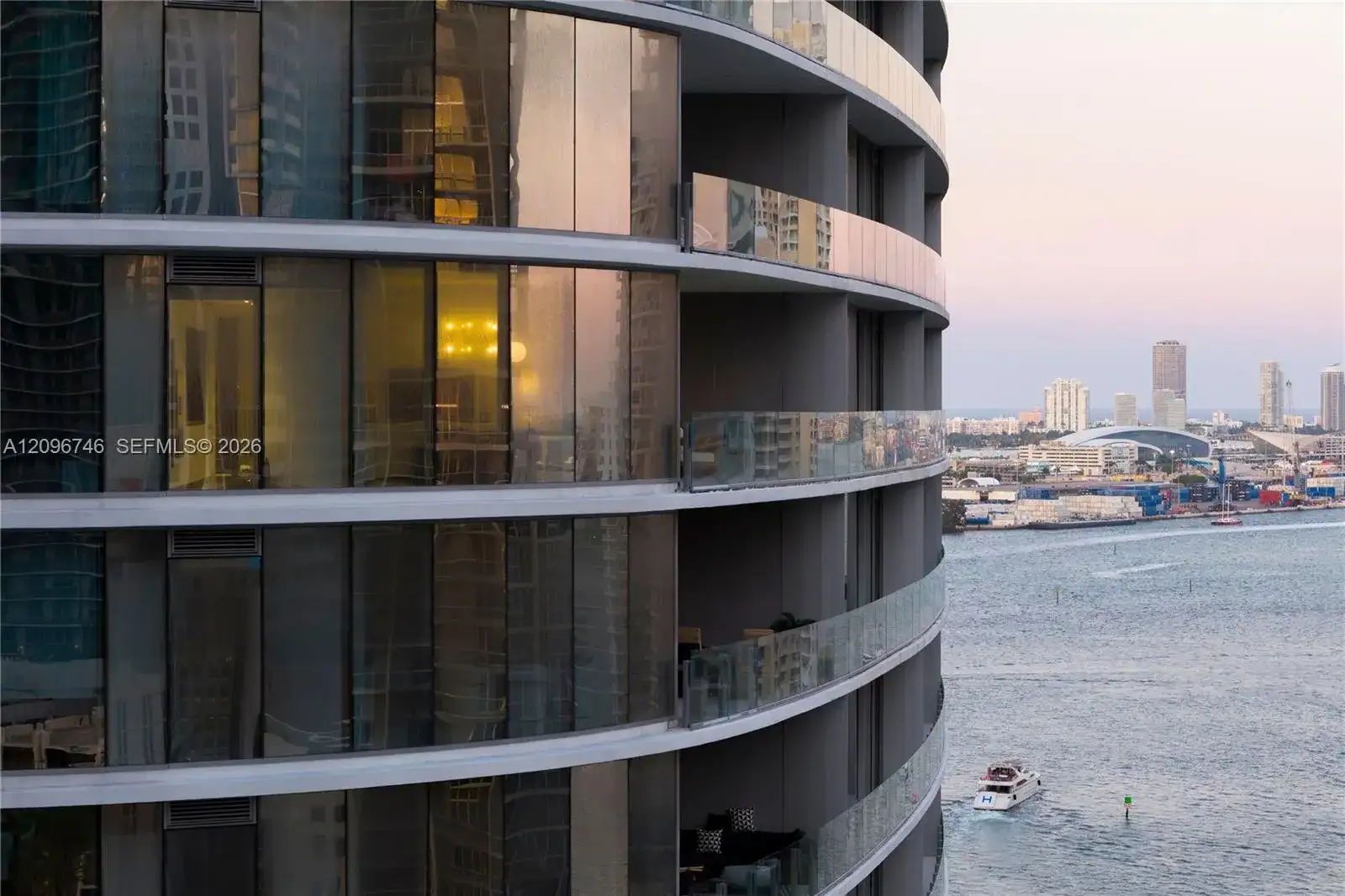 300 S Biscayne Blvd Way # 2107, Miami FL 33131 photo 2