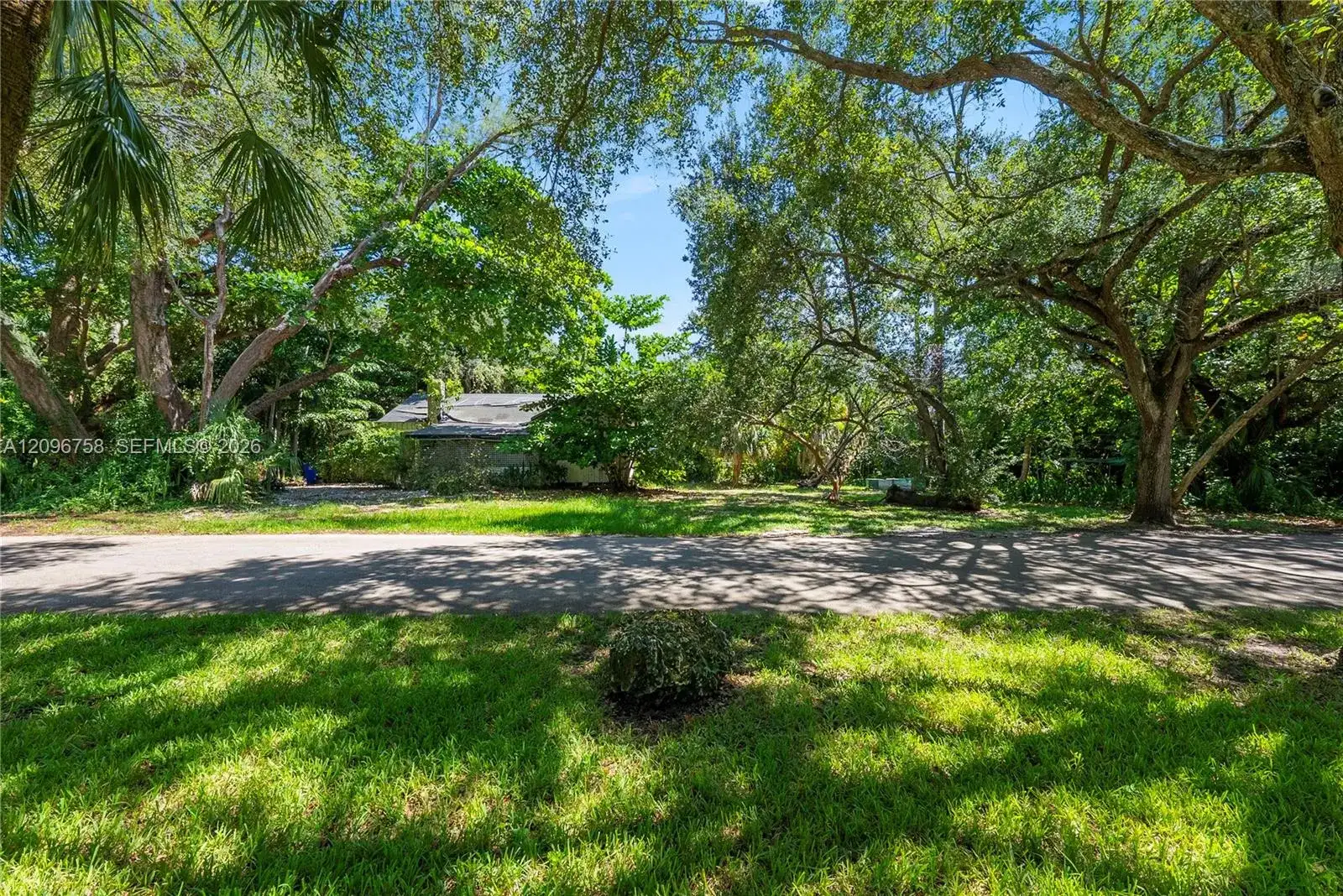 3598 Avocado Ave, Miami FL 33133 photo 2