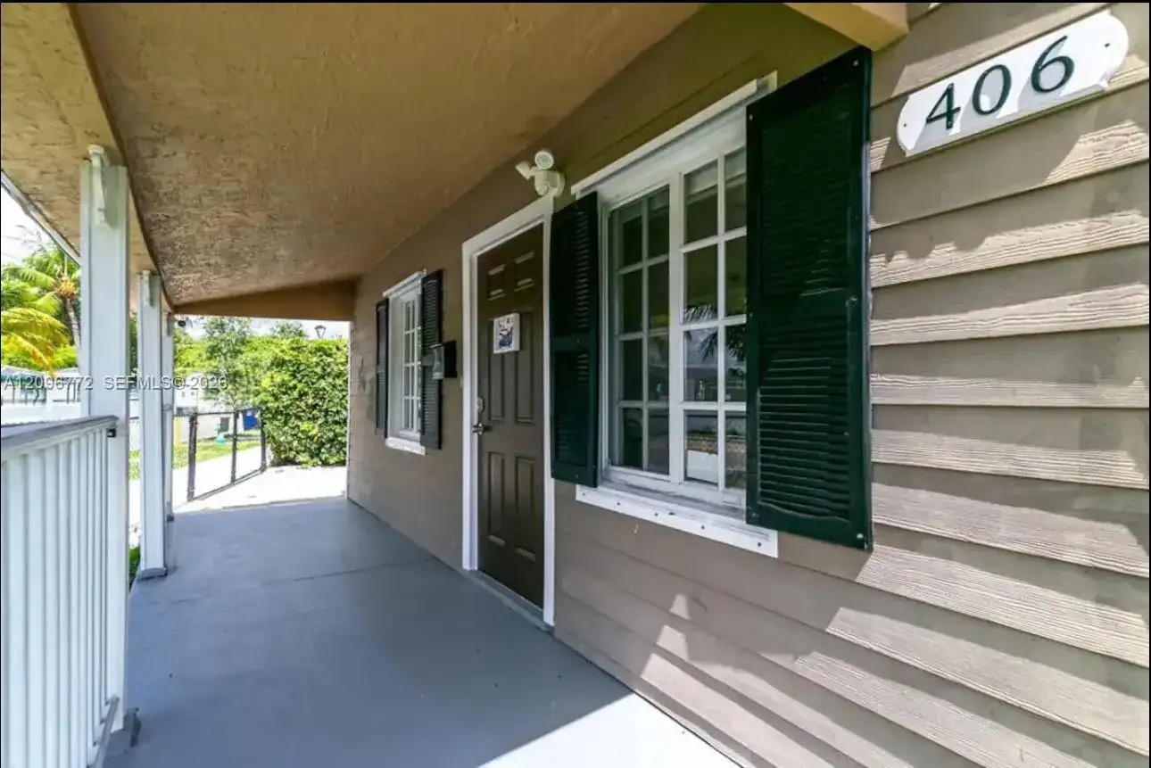 406 Foster Rd, Hallandale Beach FL 33009 photo 5