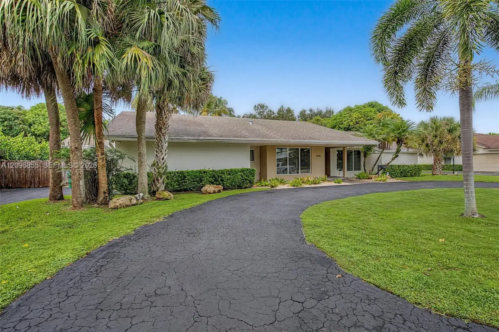 16100 SW 81st Ave, Palmetto Bay FL 33157 photo 3