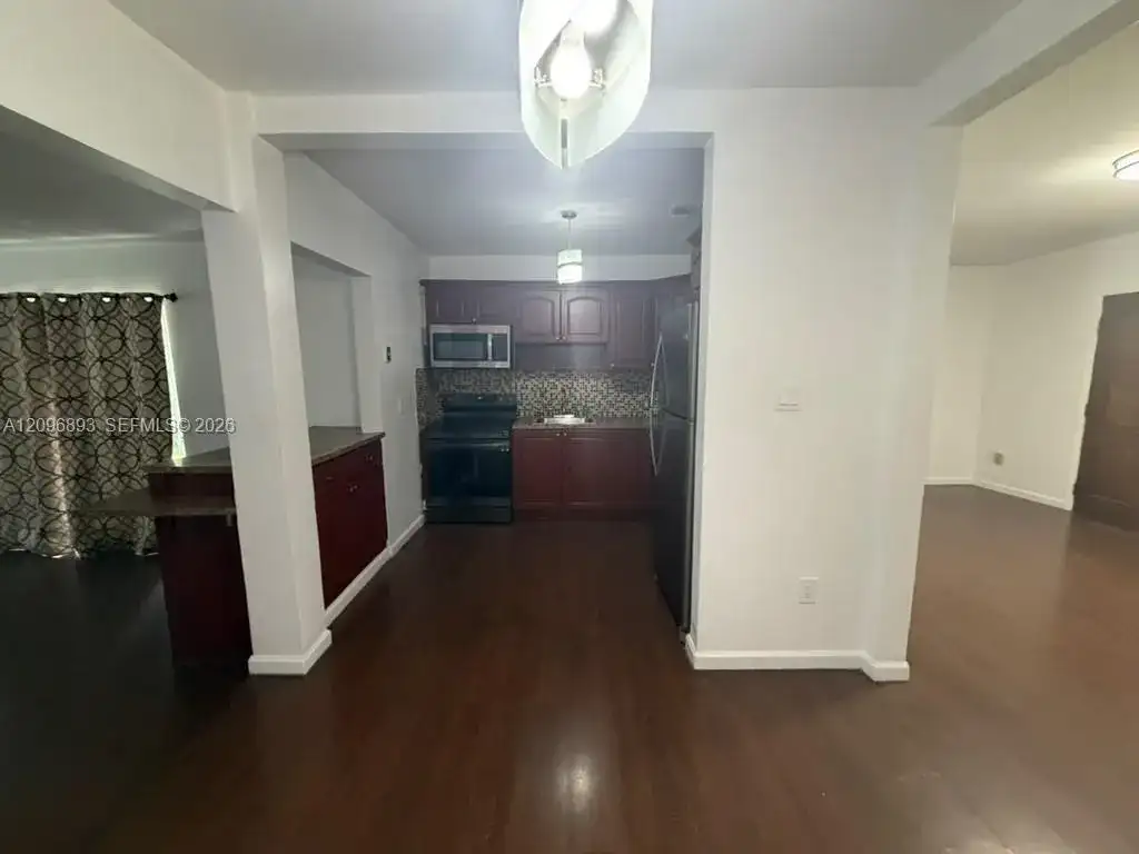 6871 SW 37th St # B, Miami FL 33155 photo 3