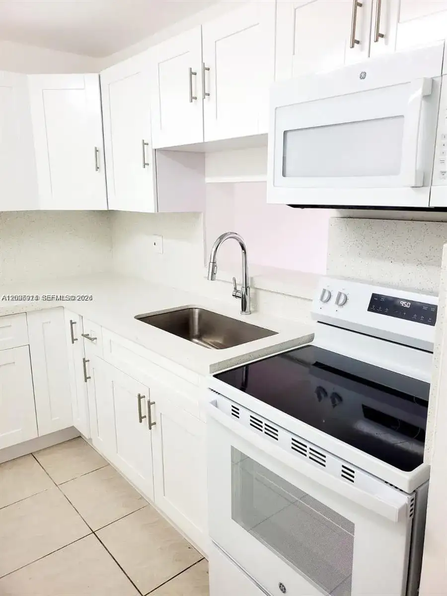 5199 NW 7th St # 101, Miami FL 33126 photo 4