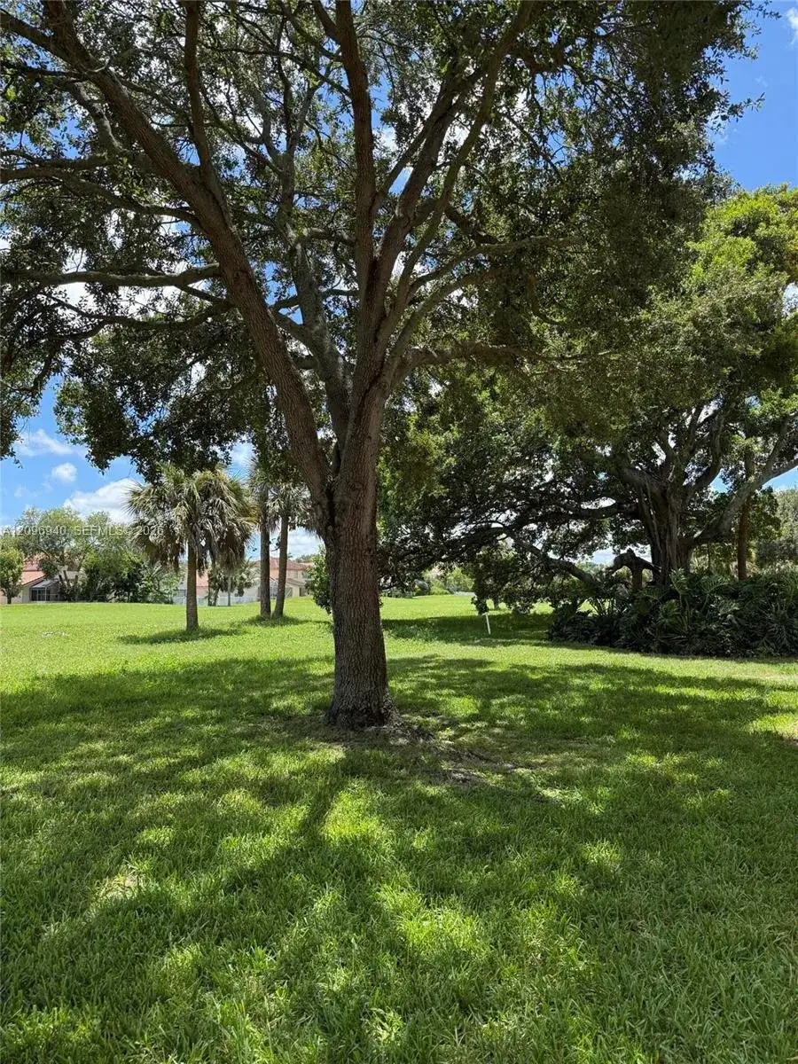 3450 N Pinewalk Dr N # 421, Margate FL 33063 photo 3