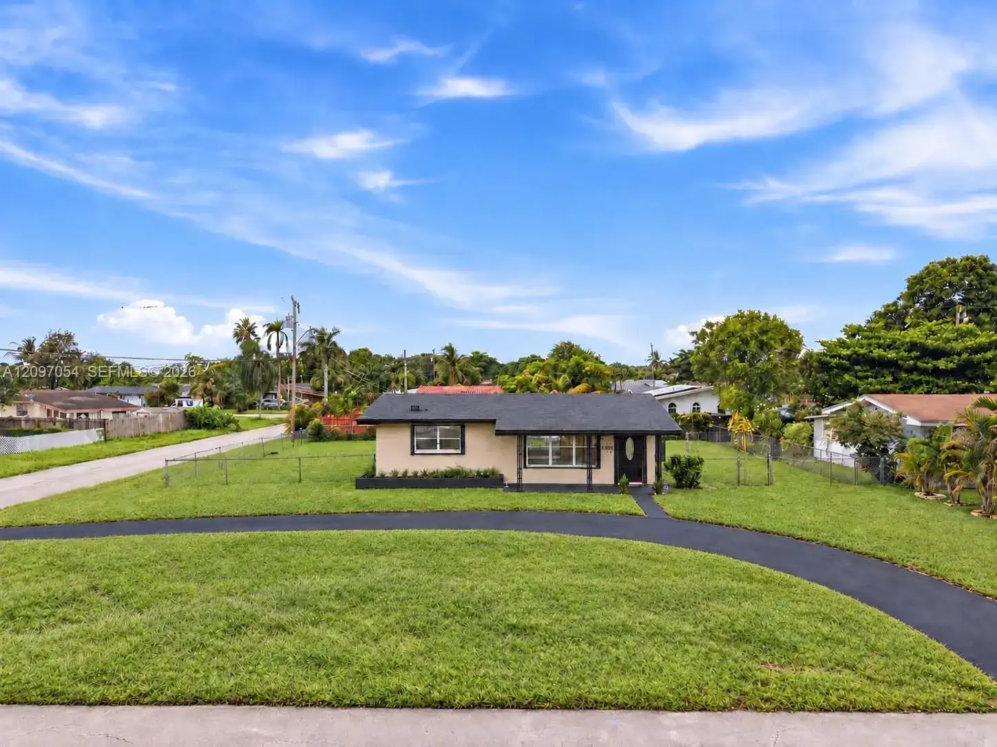 2724 Acapulco Dr, Miramar FL 33023 photo 3